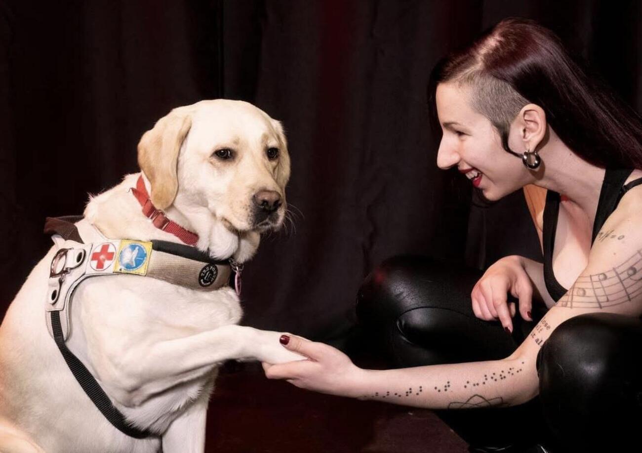 &quot;Ho perso la vista ma canto, suono e faccio kickboxing!&quot;. Vanessa Casu ci racconta la sua storia di riscatto: &quot;Mi sono fatta il cu*o per diventare cos&igrave;&rdquo;. E sul cane guida Pancake&hellip;