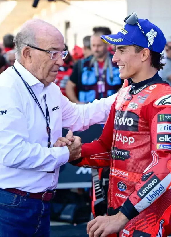 Sentito cosa ha detto Carmelo Ezpeleta su Valentino Rossi e Marc Marquez? E poi: “Volevano l’eroe e ora si lamentano, ma non fermeremo Marc”
