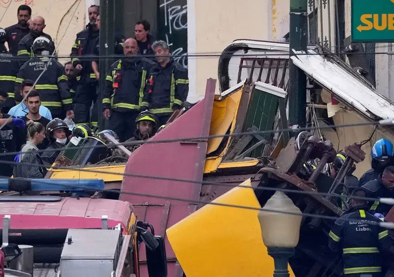 Strage annunciata a Lisbona? Lutto nazionale per la funicolare che deraglia, ma zero manutenzione agli impianti. Anche un&rsquo;italiana tra i feriti, ecco cosa sappiamo&hellip;