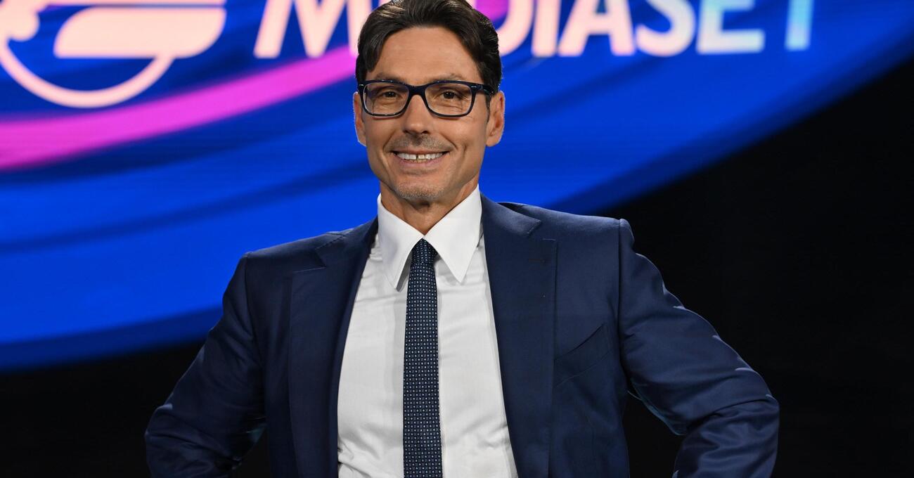 Ma quanto rosica Pier Silvio Berlusconi su Affari Tuoi? Su Canale 5 loda La Ruota della Fortuna e lancia il dissing a Stefano De Martino che non ti aspetti