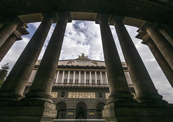 Inchiesta San Carlo, ma quant&rsquo;&egrave; fortunata Viviana Jandoli? Perde due concorsi ma viene assunta comunque dalla Fondazione. C&rsquo;entrano 80 mila euro di donazioni fatte al Teatro? 
