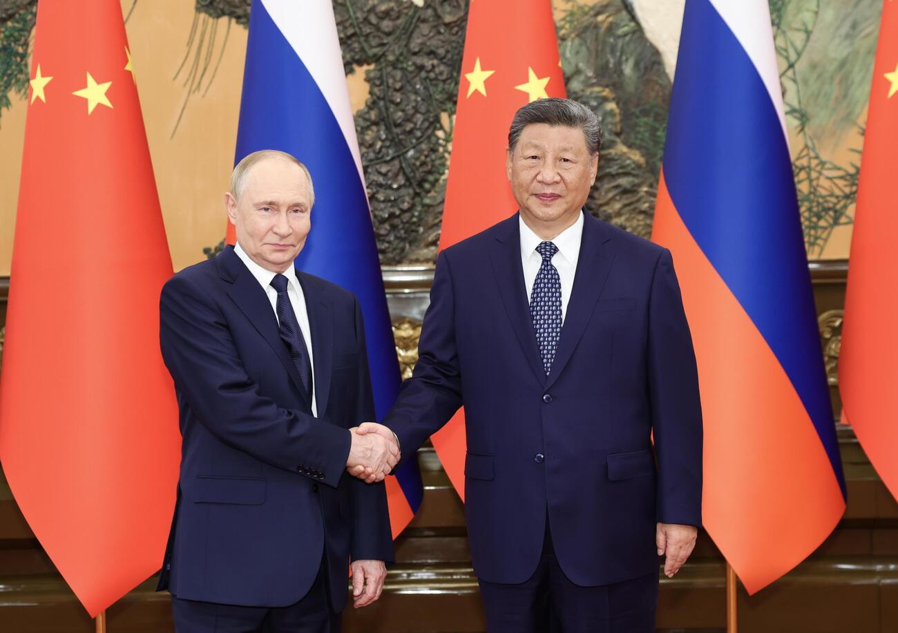 Avete visto le effusioni di Trump, Putin e Xi Jinping? &Egrave; l&rsquo;omoerotismo dei maschi alpha: ma non condannavano l&rsquo;omosessualit&agrave;? L&rsquo;analisi del sessuologo Merigo