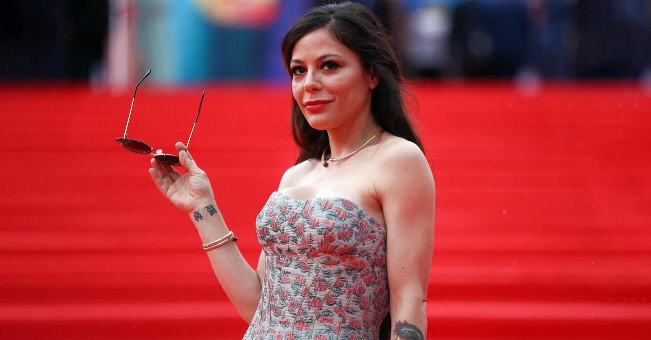 &ldquo;L&rsquo;Italia dovrebbe imparare dai russi!&rdquo;. Naike Rivelli, intervistata dal quotidiano Izvestija, chiede ufficialmente la cittadinanza a Mosca