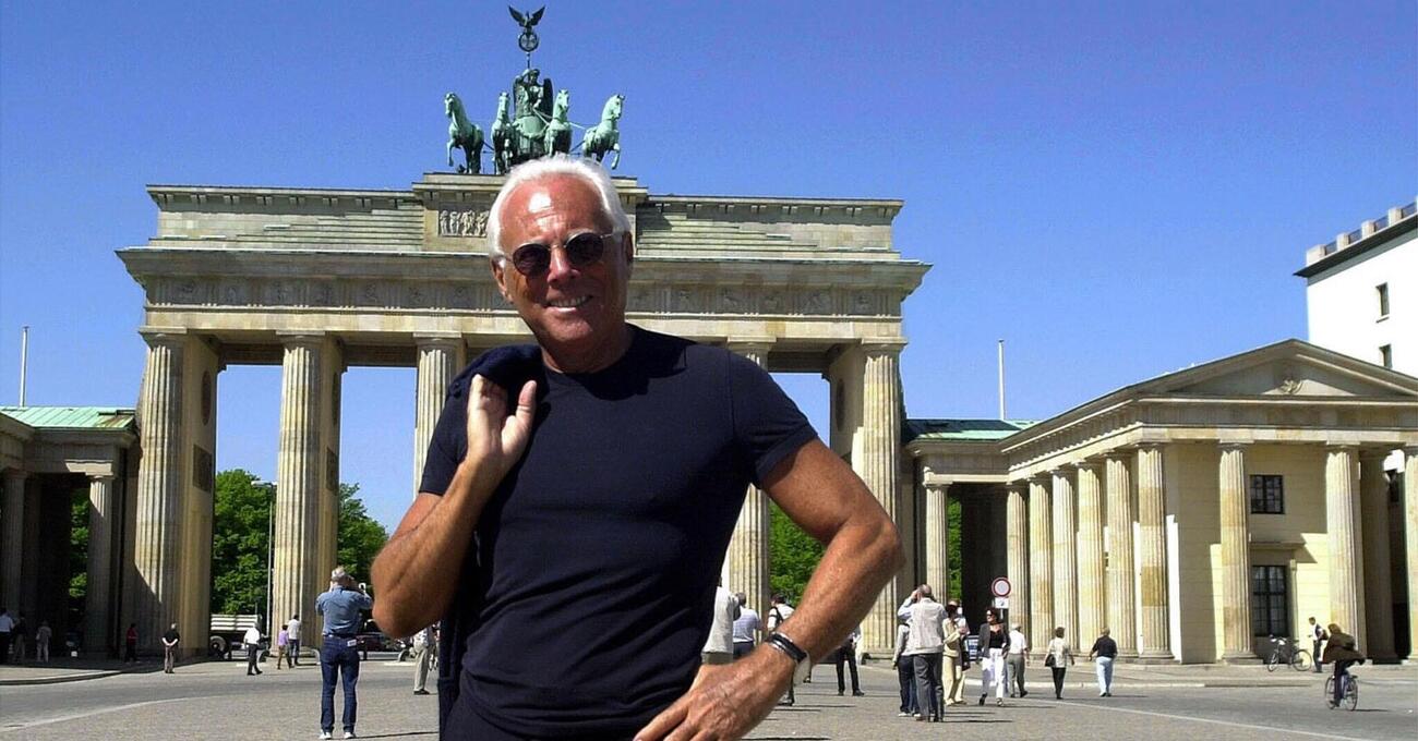 Ma li avete visti gli orologi di Giorgio Armani? Audemars Piguet, Patek Philippe ma anche&hellip; Gli Swatch da 50mila Lire. Lo stile? Non &egrave; soltanto questione di soldi