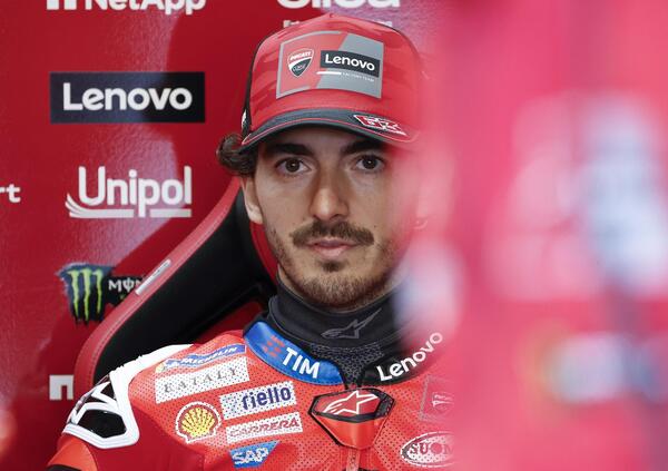 Pecco Bagnaia che sprofonda nel dramma e Jorge Mart&iacute;n che lo studia come fosse un alieno sono l&rsquo;immagine di questa MotoGP dominata Marc Marquez