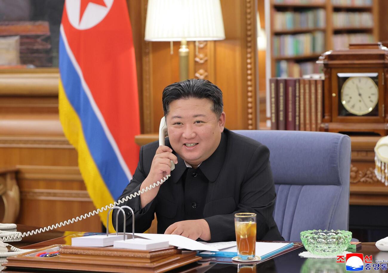 Comunisti col Rolex? No, ma quasi: l&#039;orologio di Kim Jong Un &egrave; un Iwc Schaffausen. Ma cosa c&#039;entra Berlusconi a Portofino?