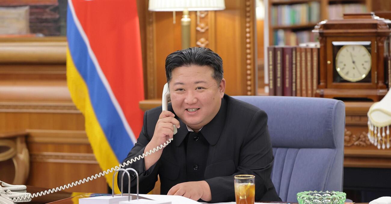 Comunisti col Rolex? No, ma quasi: l&#039;orologio di Kim Jong Un &egrave; un Iwc Schaffausen. Ma cosa c&#039;entra Berlusconi a Portofino?