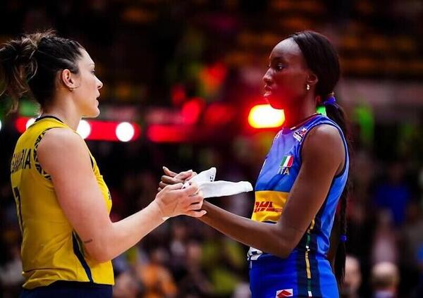 Nel volley femminile non si pu&ograve; vincere sempre 3 a 0? Detto, fatto. L&#039;Italia contro il Brasile la fa sporchissima: chiude Egonu e si vola in finale con la Turchia