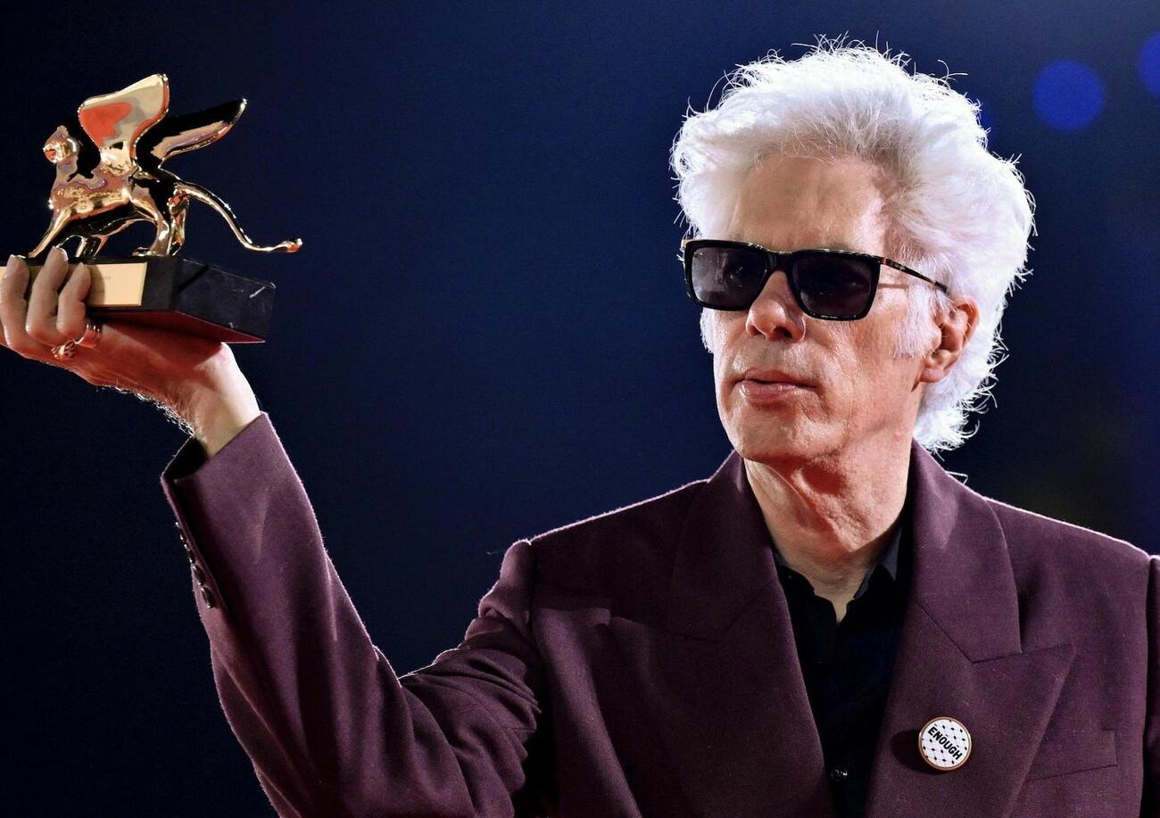 La Mostra (o la messa?) del cinema &egrave; finita. A Venezia i premi: &ldquo;Oh Shit&rdquo;, Jarmusch &egrave; il Leone d&rsquo;Oro, Servillo &ldquo;anti-prolisso&rdquo; e Pizzaballa da Gerusalemme (&ldquo;vero Papa&rdquo; o &ldquo;equidistante&rdquo;?)