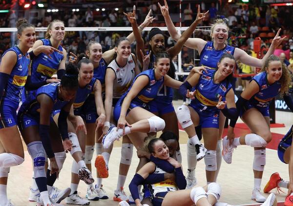 Leggendarie! L&rsquo;Italia &egrave; campione del mondo di volley: battuta la Turchia 3-2 in finale. Antropova mura, De Gennaro salva, Orro Mvp: il gruppo di Velasco vince (anche oltre Egonu)