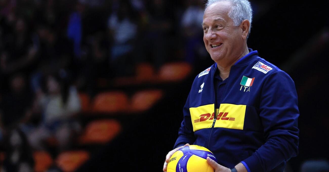 L&rsquo;Italvolley femminile &egrave; campione del mondo. E Julio Velasco, l&#039;extraitaliano, ha solo un altro compito: spiegarci chi siamo noi italiani