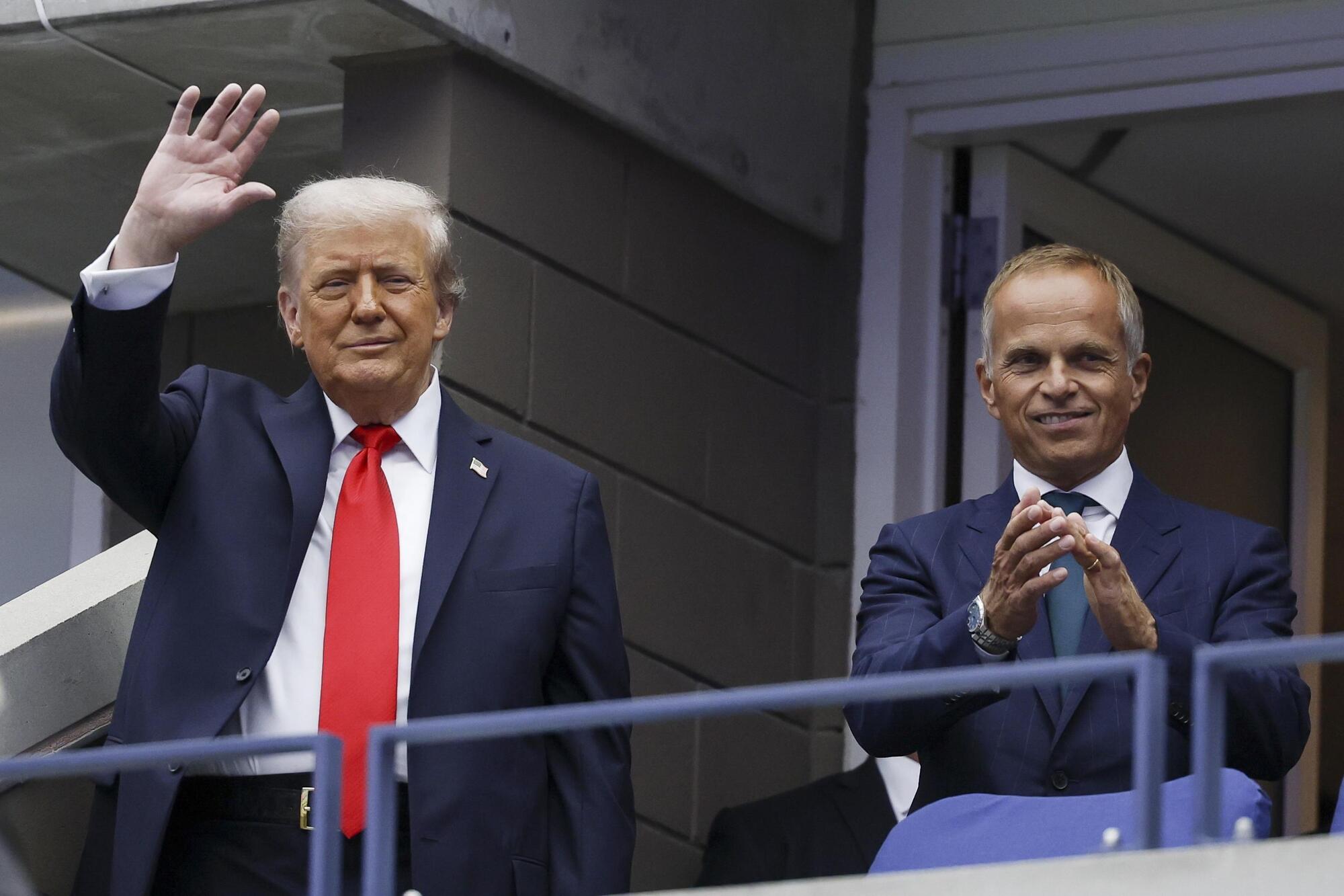 Trump e il direttore Rolex nella lounge