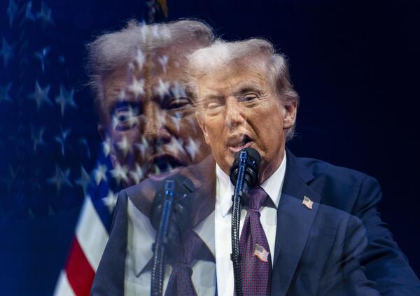 Ma gli Stati Uniti stanno diventando una dittatura? L&#039;omicidio di Kirk scatena la repressione contro l&#039;unico nemico di Trump: la sinistra. Ma che caz*o succede negli Usa? Un libro aveva previsto tutto (o quasi)... 