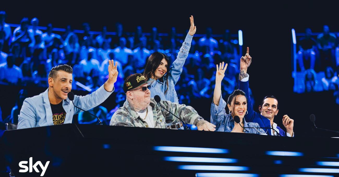X Factor 2025, pagelle della prima puntata di Audizioni: Gabbani vs Iezzi sulla melodia (7), Lauro piacione (5) e La Furia ama le tamarrate (8). Migliori concorrenti? Gli Abat Jour&hellip;