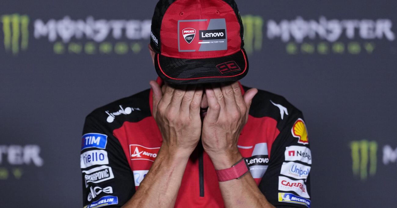 Sembrava un finto Marc Marquez, invece era quello vero: tre futuristiche mense scolastiche per Benet&uacute;sser e &quot;niente soldi&quot;