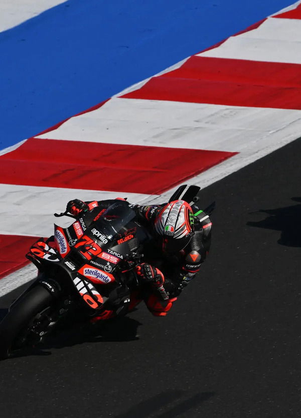 Tutto sul venerd&igrave; di Misano della MotoGP: l&#039;orgoglio nazionale contro i Marquez Bros, i giochi di squadra in Aprilia, i passi gara, i timidi ghigni di Bagnaia