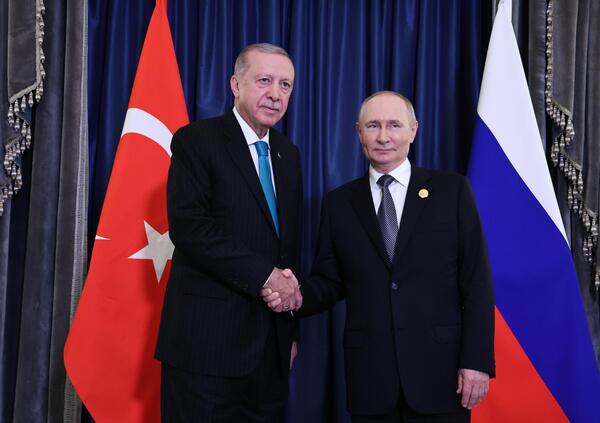 Altro che Trump, c&#039;&egrave; un solo leader sovranista nella Nato: Erdogan! Chiude con Israele, incontra Xi e Putin, e sfot*e gli Usa: e a noi rode il cu*o perch&eacute; non possiamo farlo...
