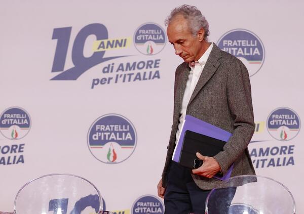 Cortocircuito fra Marco Travaglio e Alessandro Giuli? Dagospia attacca: ecco che c&#039;azzecca il ministro alla festa del Fatto quotidiano con Thomas Mackinson che lavora anche a Rai 2...