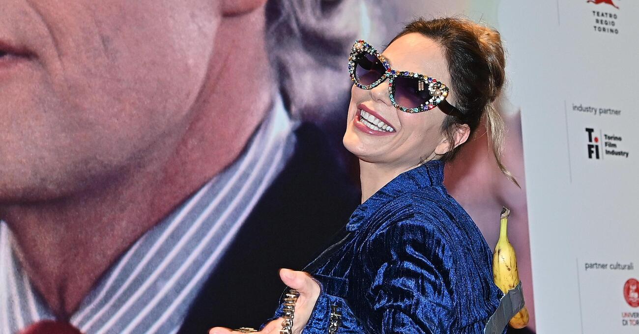 La verit&agrave; sul matrimonio di Naike Rivelli, la svolta sexy di Loretta Goggi, i retroscena sulla gravidanza di Alessandra Amoroso, i concerti in Russia di Pupo e&hellip; A tutto gossip con Roberto Alessi