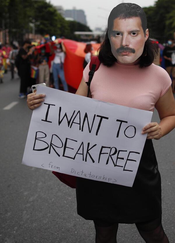 Freddie Mercury (e Leopardi) for president! Cosa c&rsquo;&egrave; in &ldquo;Trumpisti o Muskisti, comunque fascisti&rdquo;, nuovo libro di Daniele Capezzone (Piemme)? Tra Trump, Musk, Milei e Netanyahu, la sinistra a caccia di nemici. E su Charlie Kirk&hellip;