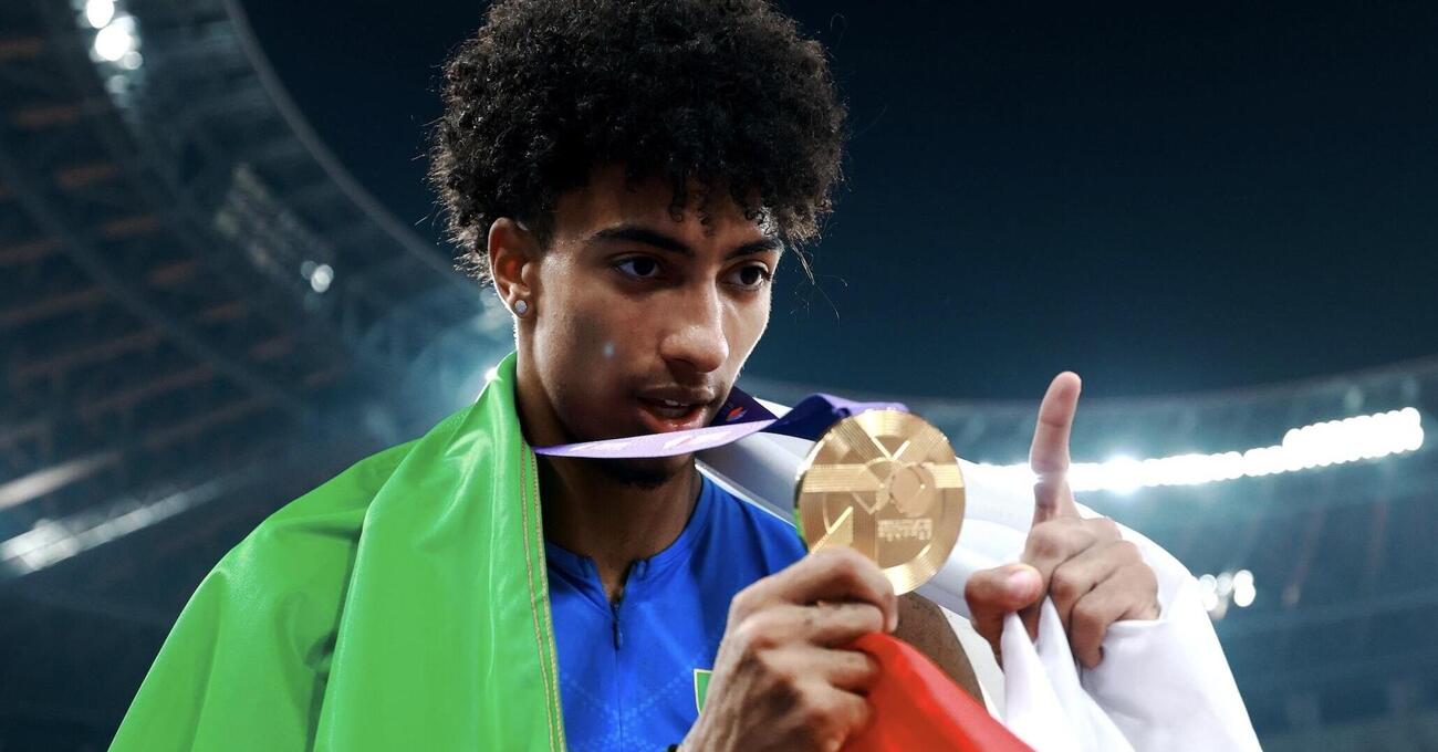 Mattia Furlani, quando vinci ai Mondiali l&#039;unico oro dell&#039;Italia e la mamma ti dice: &ldquo;Rimetti il numero&rdquo;. Dopo Tamberi e Jacobs l&#039;atletica azzurra &egrave; lui. A lungo?