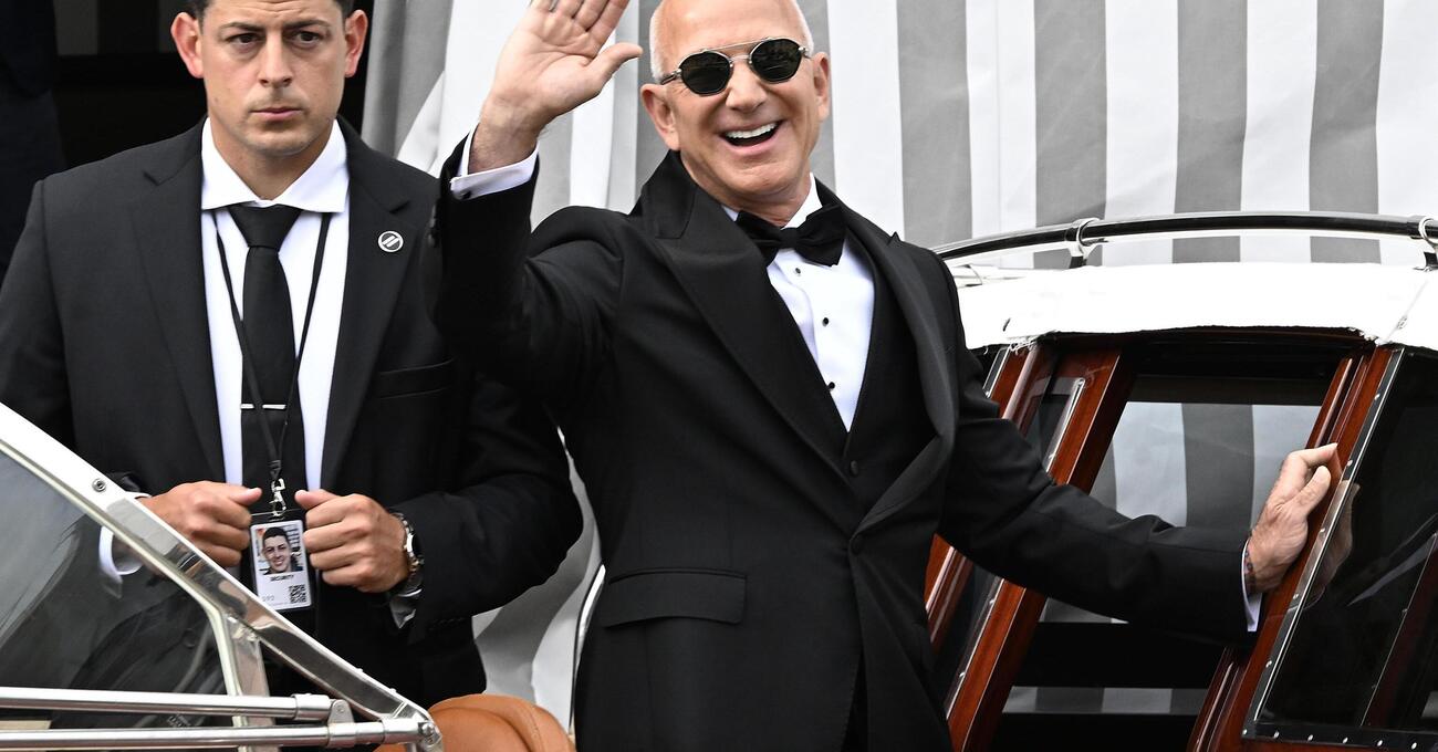 Bezos con Elkann diventa &ldquo;Eroe del clima&rdquo;: Tech Week (con droni di Leonardo) e La Stampa, siamo seri? Ma sapete cosa fa Amazon (anche su Gaza)?