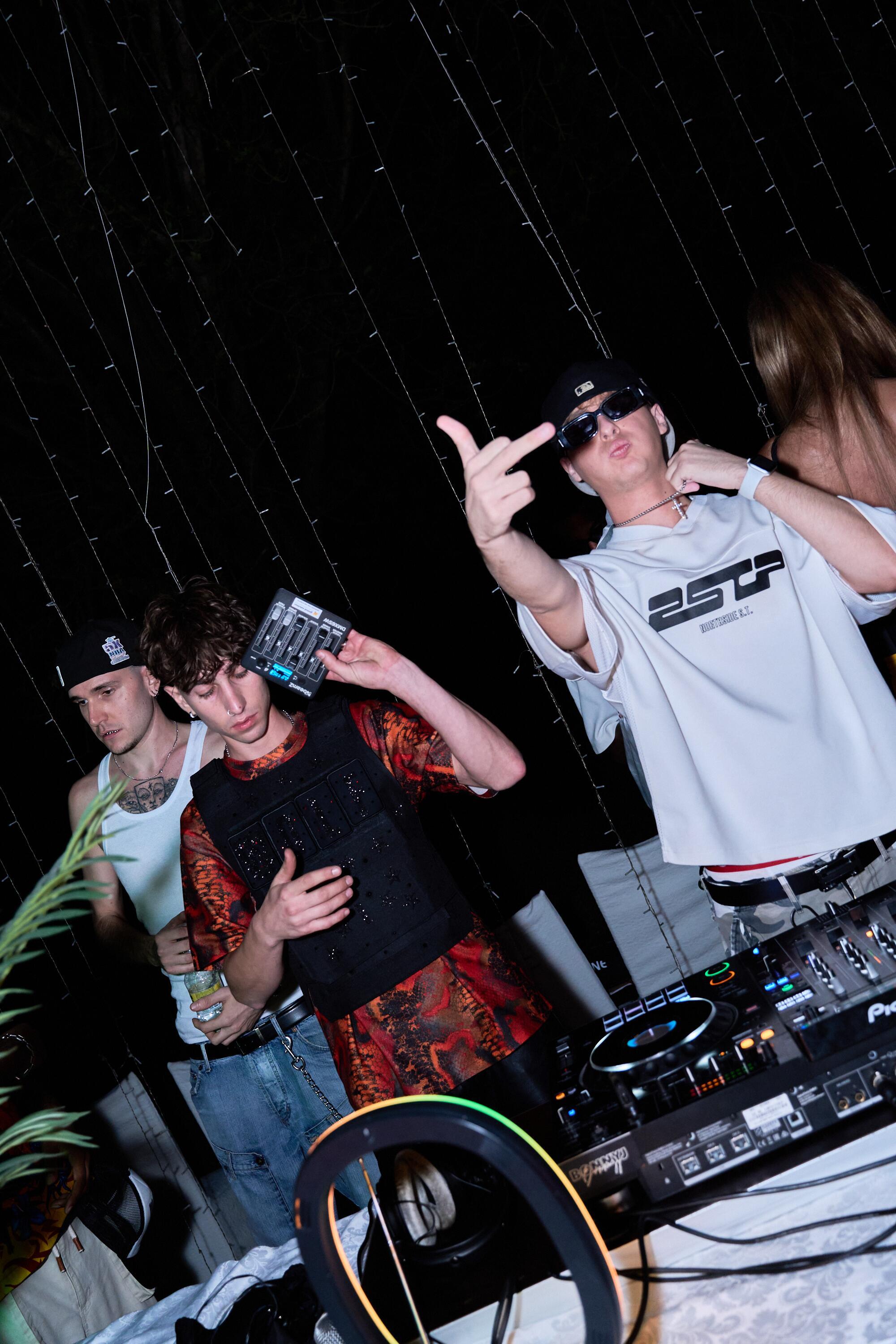 Mask, Giala e Looney