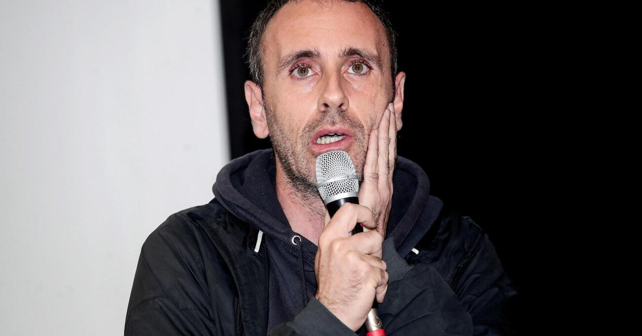 Altro che scontri, Zerocalcare racconta cos&rsquo;&egrave; successo davvero alla manifestazione per la Palestina a Milano: &ldquo;Sono entrato in stazione e non c&rsquo;&egrave; traccia dell&rsquo;incredibile devastazione di cui parlano i governanti&rdquo;. Si vuole solo distogliere l&rsquo;attenzione?