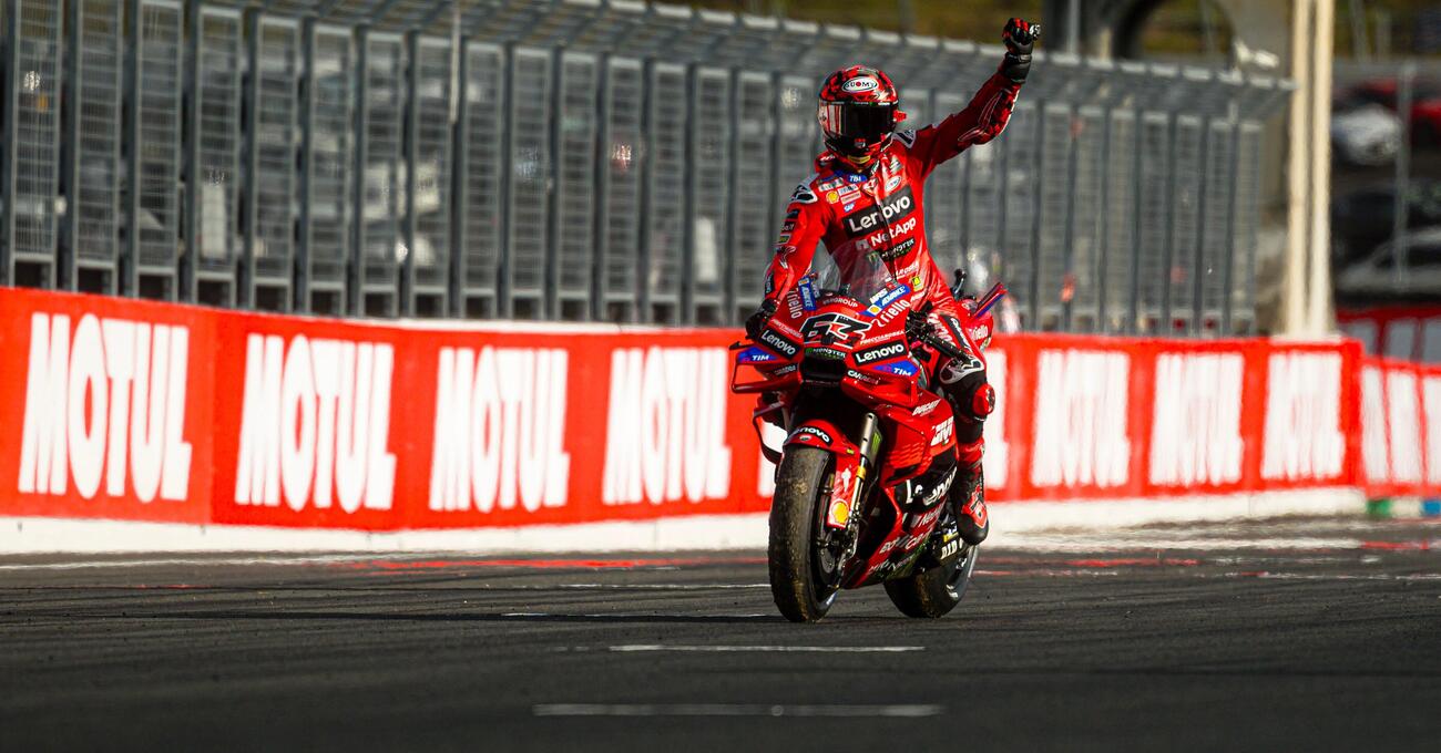 Pecco Bagnaia tedoforo &egrave; la miglior sintesi della sua rinascita: ecco cosa pu&ograve; significare la vittoria nella Sprint in Giappone