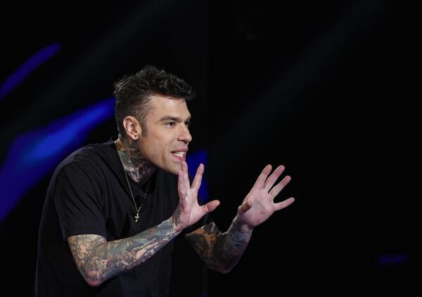 INCREDIBILE! FEDEZ la pensa come MOW: &quot;Le ribellioni al Potere si fanno con il fuoco, non con i fiorellini in bocca&quot;. Certo, poi lui ci mette il carico su Cuore Nero  (&quot;Gli Davo Fuoco&quot;) e la destra lo attacca. Ma sul resto... 