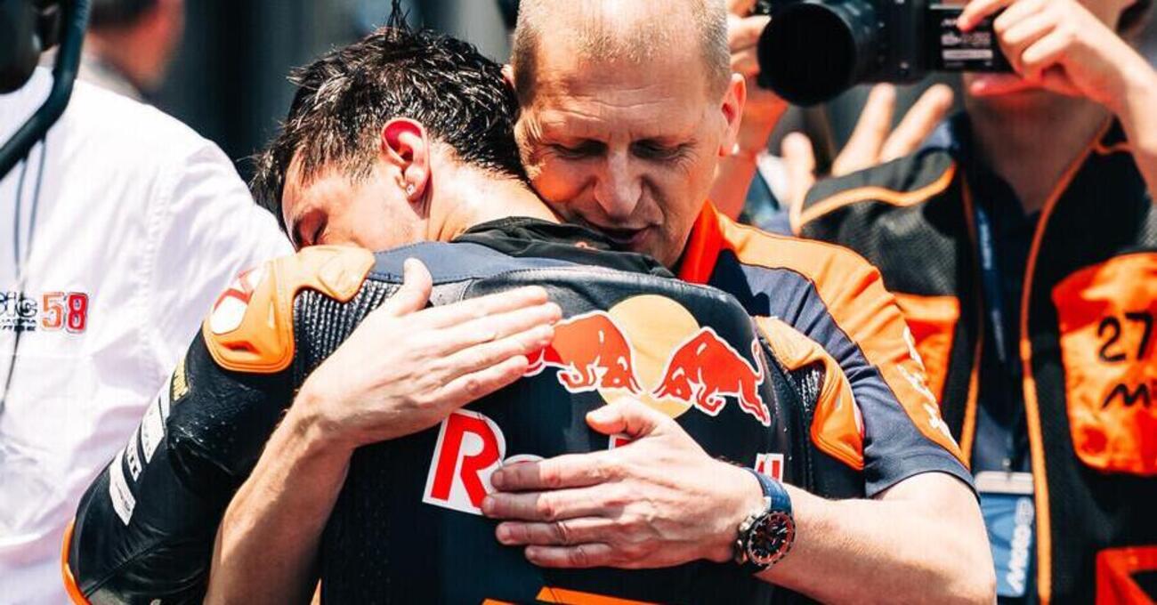 Vi siete accorti, tra i drammi abituali della MotoGP, del delirio a Mandalika in Moto3 e Moto2? Un titolo &egrave; vinto (tra due storie italiane) e l&rsquo;altro &egrave;&hellip;&rdquo;condizionato&rdquo;