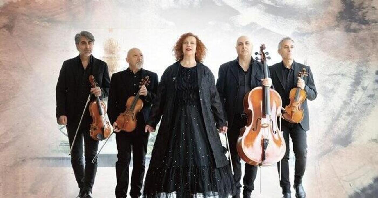 Siamo stati alla presentazione di Forever Young, il nuovo album di Sarah Jane Morris e Solis String Quartet, e ci siamo abbuffati di calamarata