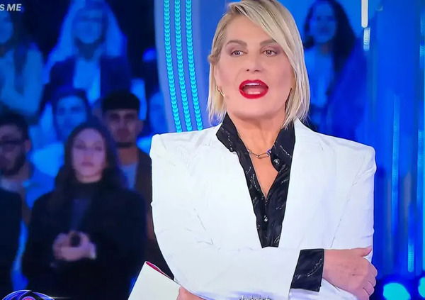 Caro Grande Fratello, &egrave; finita. Rassegnati. L&#039;unica soluzione &egrave; trasformarsi in Hunger Games