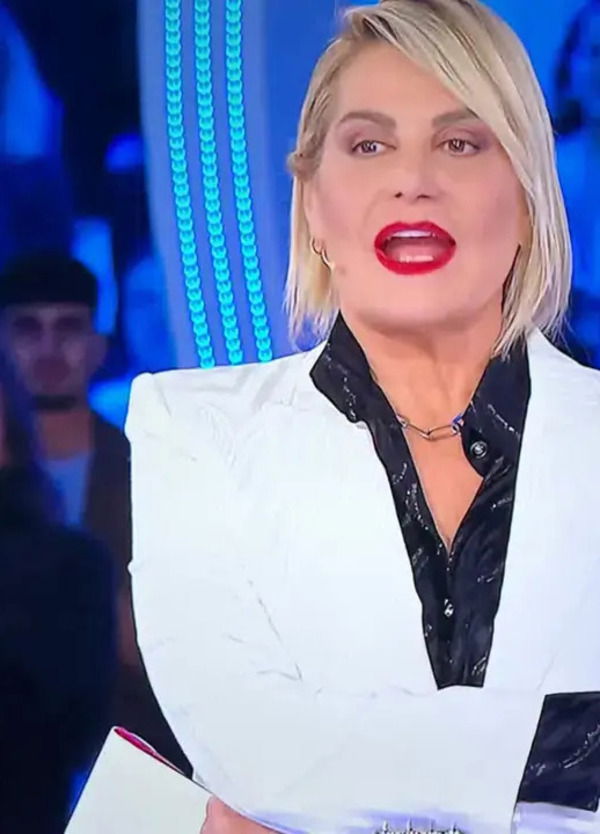 Caro Grande Fratello, &egrave; finita. Rassegnati. L&#039;unica soluzione &egrave; trasformarsi in Hunger Games