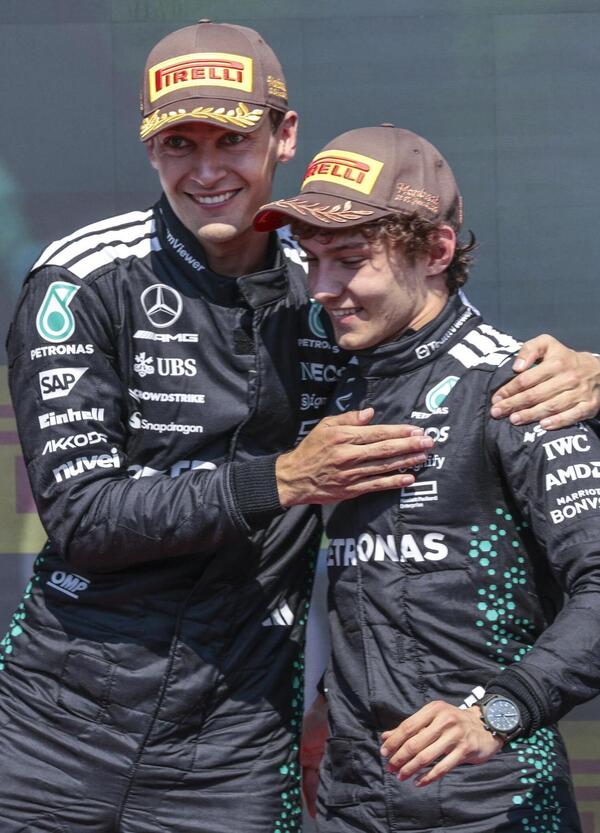 Mercedes e Toto Wolff mantengono la promessa: Kimi Antonelli e George Russell confermati per il 2026. Sarà la coppia da battere?