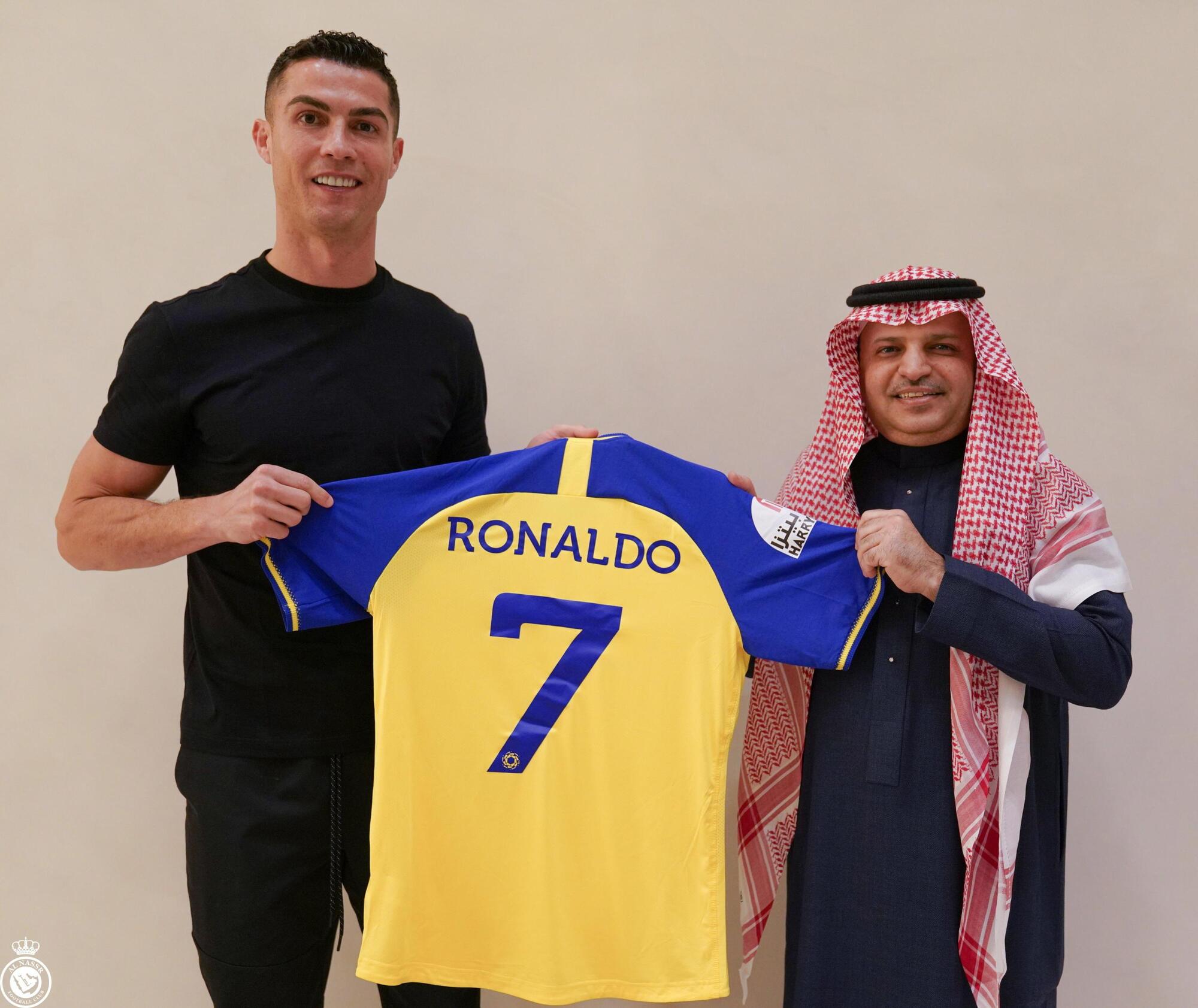 Cristiano Ronaldo dopo la firma per l'Al Nassr