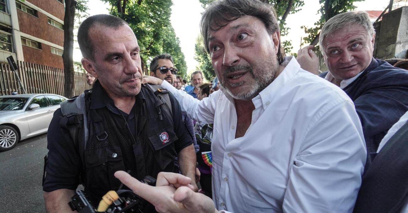 Ma a quali inchieste stava lavorando Sigfrido Ranucci prima dell&rsquo;attentato sotto casa? Banche, sanit&agrave;, eolico e cultura. E su una di queste si sente puzza di mafia pesante