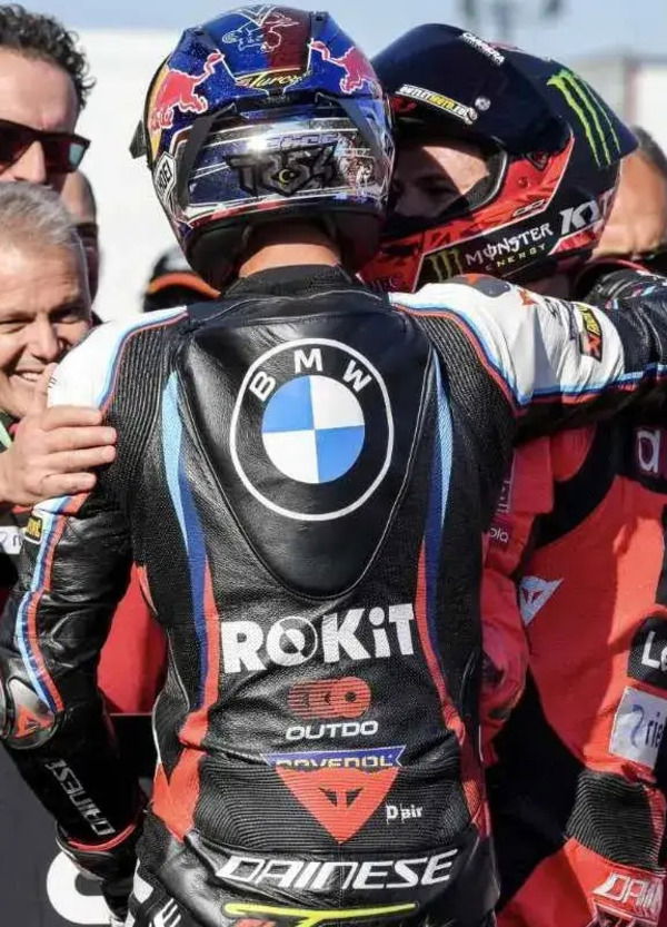 Nicolò Bulega in Gara1 a Jerez è riuscito a farsi dimenticare! Rimandata la festa di Toprak (che ha un dubbio su Ducati)