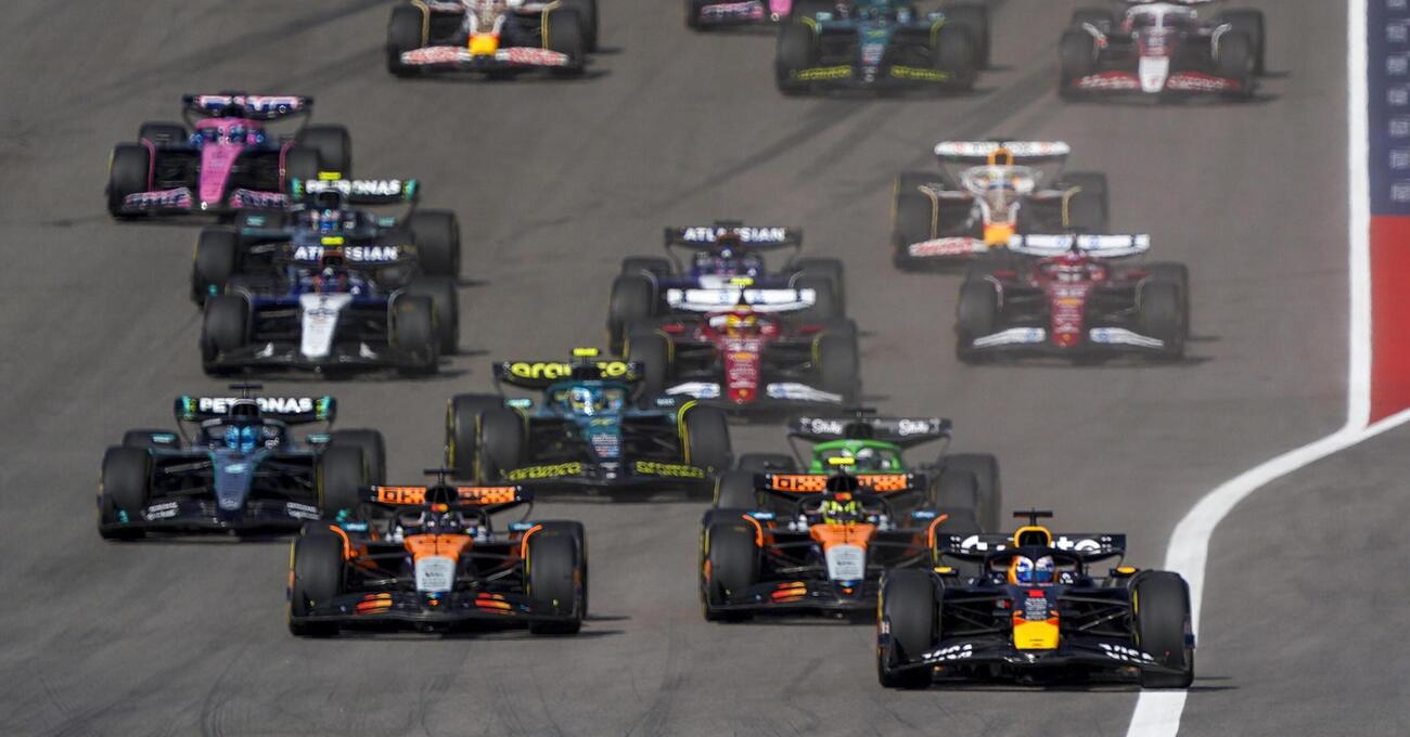 S&igrave;, &egrave; successo: delirio nella Sprint di Austin con Piastri che prende in pieno Norris mentre Max Verstappen riapre il Mondiale