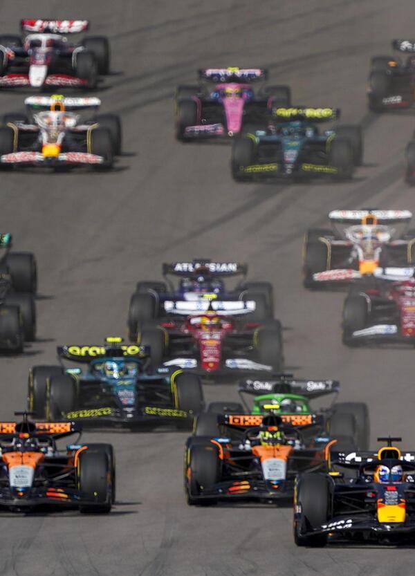 Sì, è successo: delirio nella Sprint di Austin con Piastri che prende in pieno Norris mentre Max Verstappen riapre il Mondiale