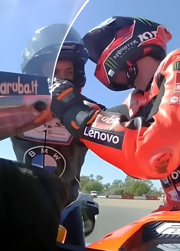 Il botto, il cuore enorme di Bulega, Toprak che saluta la SBK da Campione del Mondo? No, ricorderemo un frame che asfalta l’idiozia di questa domenica a Jerez