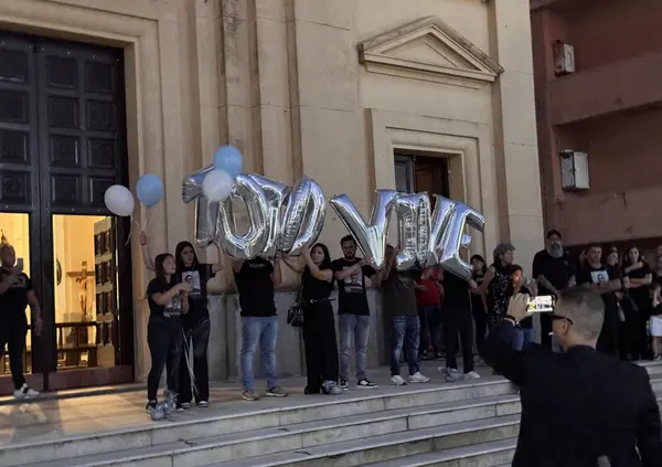 Dentro la famiglia Bellocco: per la prima volta la moglie, la figlia di 13 anni e il fratello Berto rispondono a tutto. I rapporti con la Curva Nord dell&rsquo;Inter, la vendetta per Tot&ograve;, l&rsquo;ndrangheta a Milano. Reportage dalla Calabria