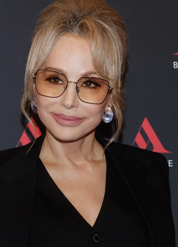 Marina Berlusconi fa resistenza intellettuale, denuncia l’alleanza tra Big Tech e politica e pubblica solo libri seri: è la terza via liberale