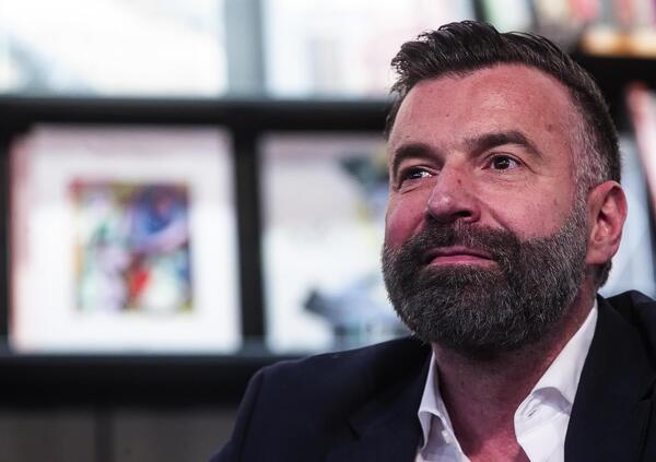  Intervista ad Alessandro Zan sul nuovo documentario Sky &quot;Orgoglio e Pregiudizio&quot;: &quot;Papa Leone &egrave; contro le famiglie gay e Meloni alimenta l&#039;odio&quot;