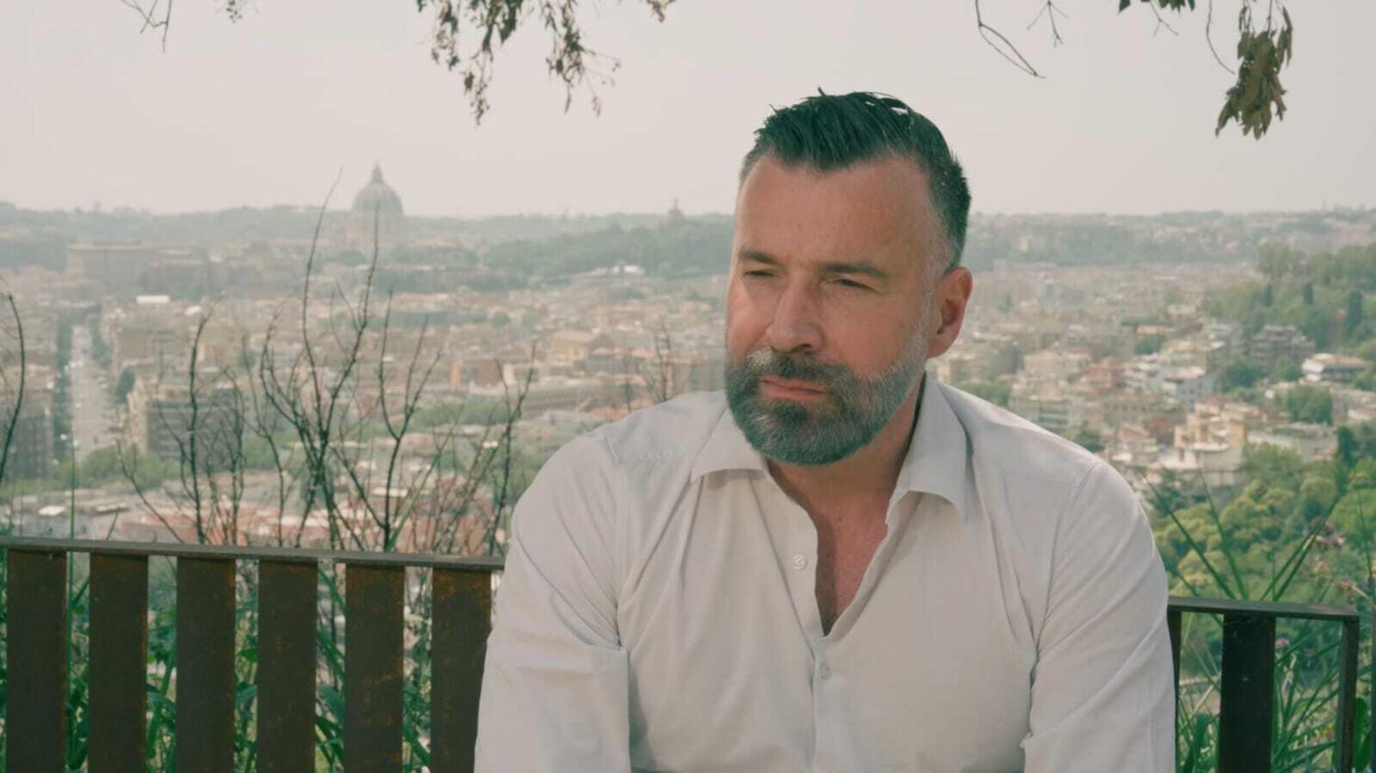 Alessandro Zan nel documentario Orgoglio e Pregiudizio