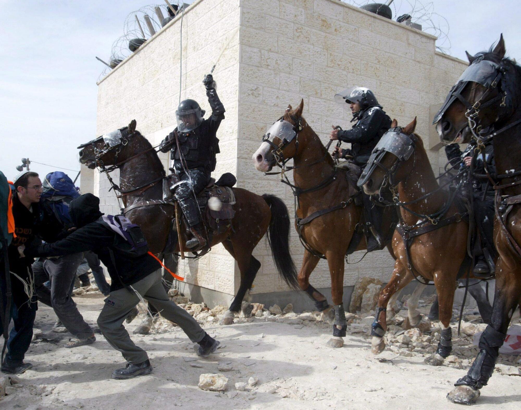 Scontri tra coloni israeliani e forze dell'ordine israeliane nel 2006