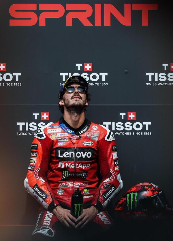 Pecco Bagnaia che fa pole e vittoria (senza abbassatore) in Malesia e non riesce a festeggiare è il racconto perfetto del suo 2025