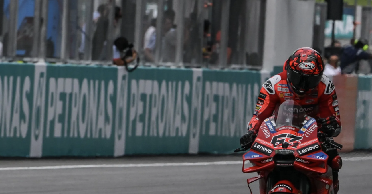 Il cinico dubbio su Ducati a Sepang? Un foro piccolissimo sulla gomma di Pecco Bagnaia “ha coperto” un errore che piccolo non è