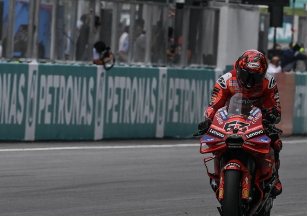 Il cinico dubbio su Ducati a Sepang? Un foro piccolissimo sulla gomma di Pecco Bagnaia “ha coperto” un errore che piccolo non è