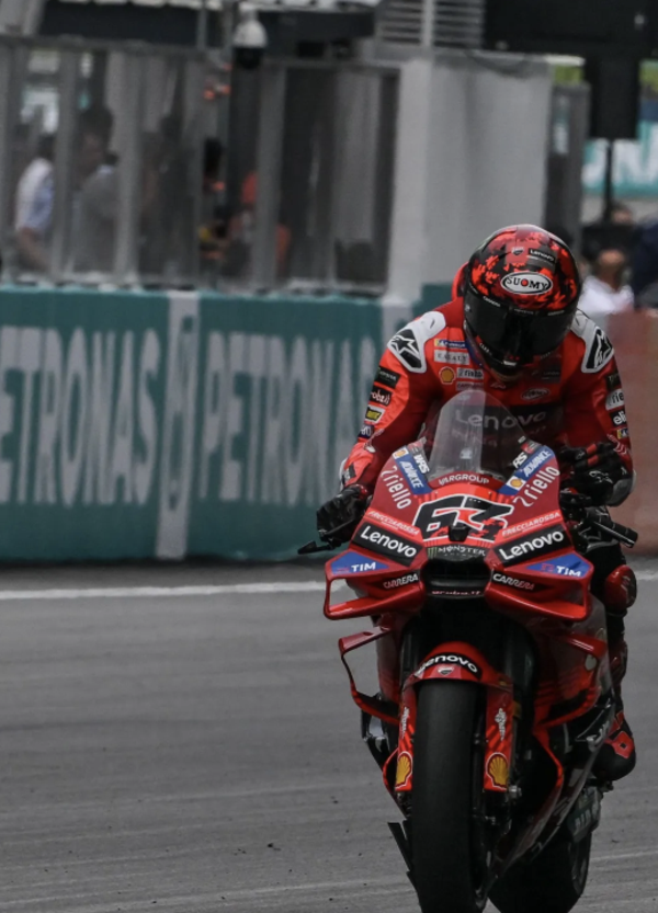 Il cinico dubbio su Ducati a Sepang? Un foro piccolissimo sulla gomma di Pecco Bagnaia “ha coperto” un errore che piccolo non è